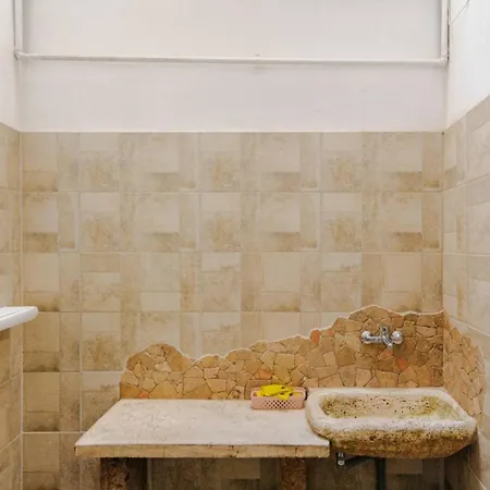 Holiday home Honeyapartment